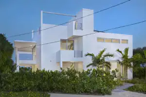 Read more about the article What Sets a Legacy Builder Apart in South Florida’s Crowded Market