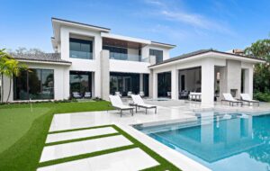 Read more about the article Navigating the Custom Home Building Process in Jupiter & Stuart